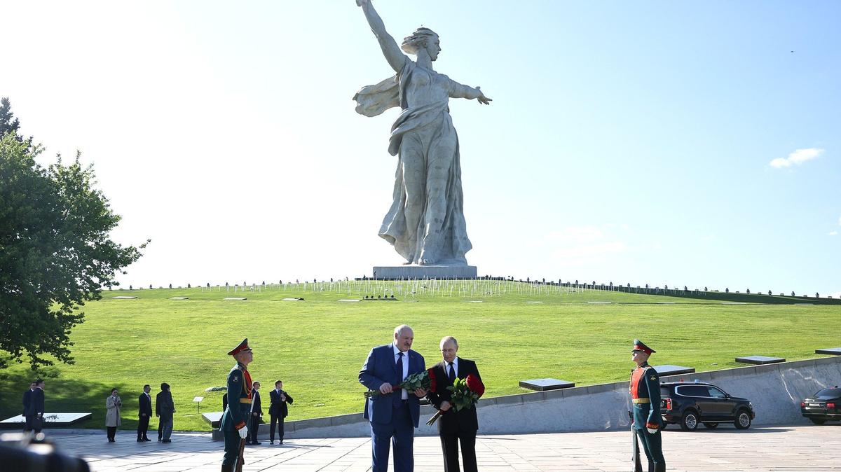 Putin’s revisionist gift